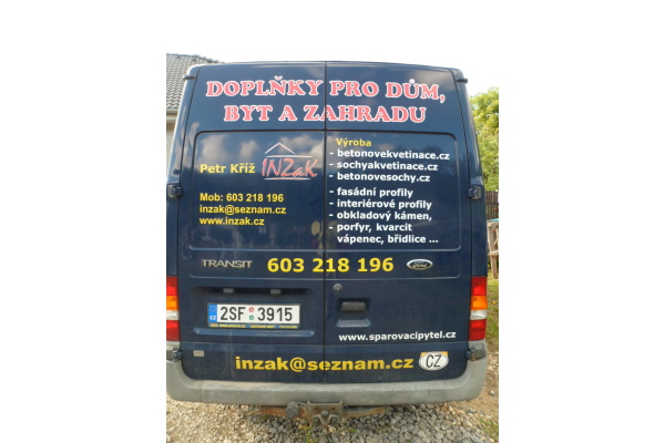 Reklamní polep zadní části dodávky IňZak
